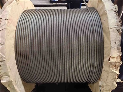 Ugalvaniseret stålwire 35Wx7 14mm trærullepakning